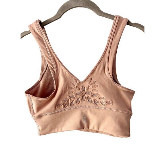 ❤️ Free People Movement Winter Eyelet Blush Sports Bra XS NWOT - Picture 5 of 7